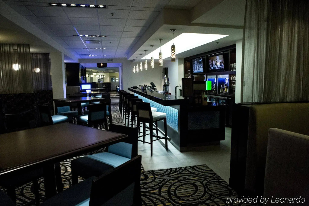 The Grand Winnipeg Airport Hotel by Lakeview
