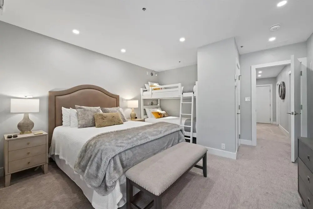 Platinum-Rated 2 Bedroom Ski In, Ski Out Condo In Bc Village