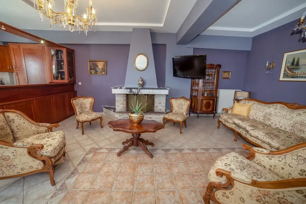 Kiritsis Stylish Apartment