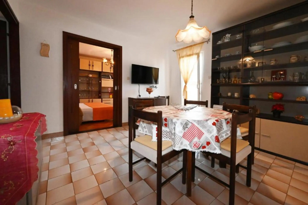 Mihovilovic - 50 m from beach - A2(6+1)