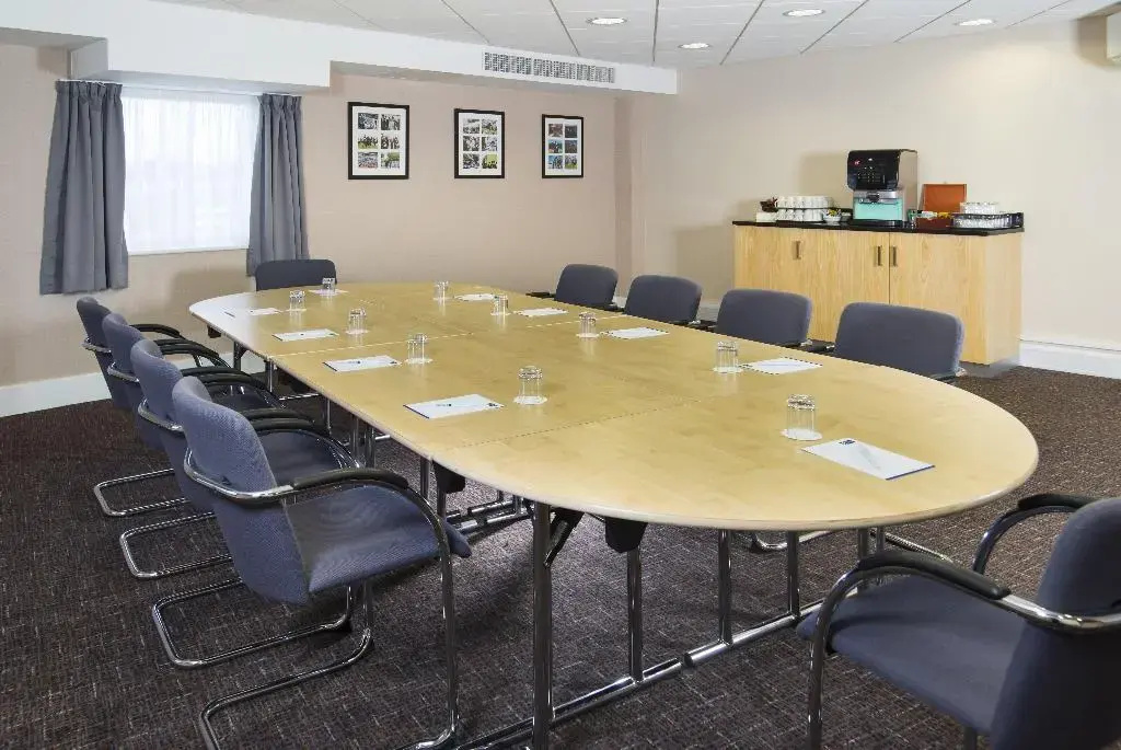 Holiday Inn Express London - Epsom Downs by IHG