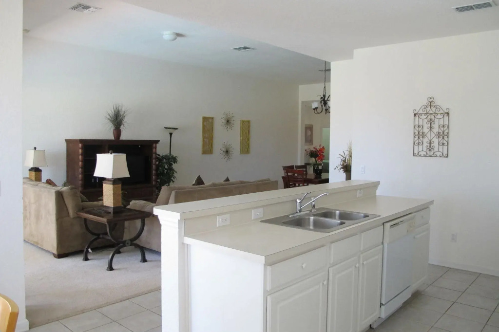 Windsor Hills 4BR Pool Pets CS35
