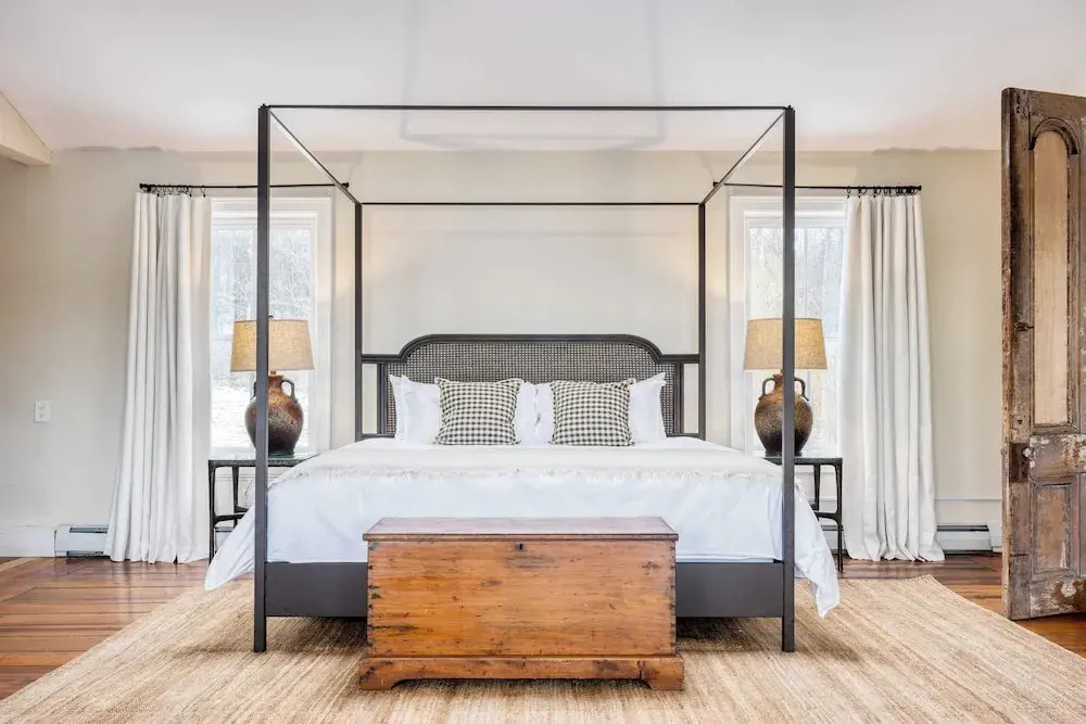 Historic & Secluded Estate on the Hudson River w/ Pool Sleeps 24 River House by Avantstay