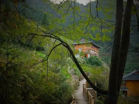 Xijiang Qianhu Miaozhai Huahudi Yuan Hostel