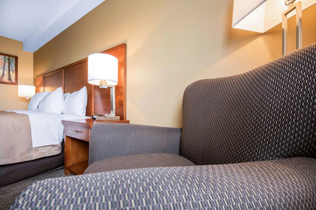 Comfort Inn & Suites