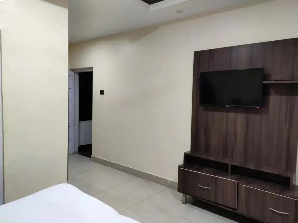 Hotel Royal Dream by OYO Rooms