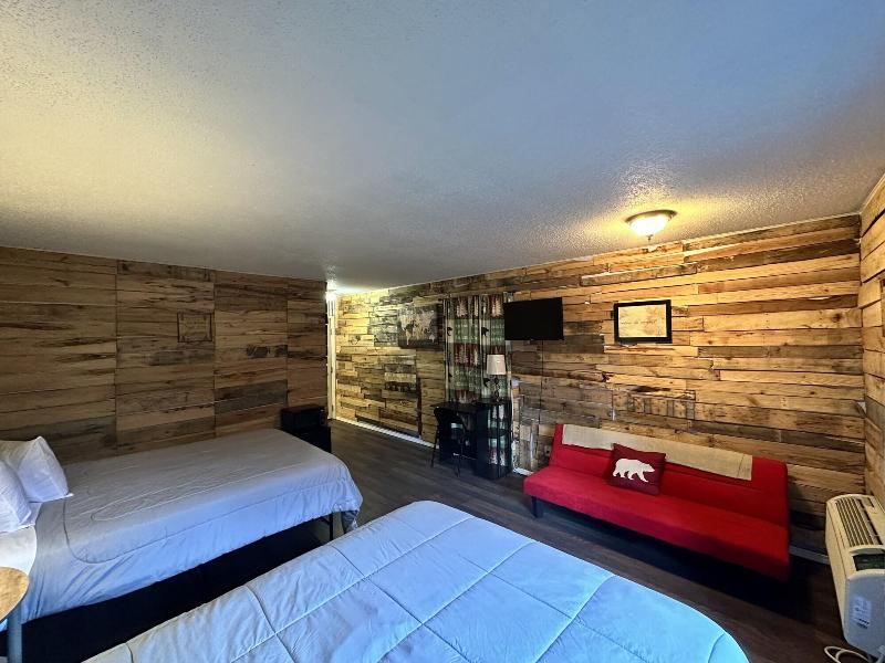 Ski Mountain Lodge