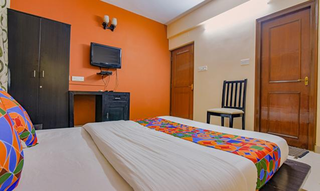 FabHotel New kolkata Residency Inn - Nr Axis Mall