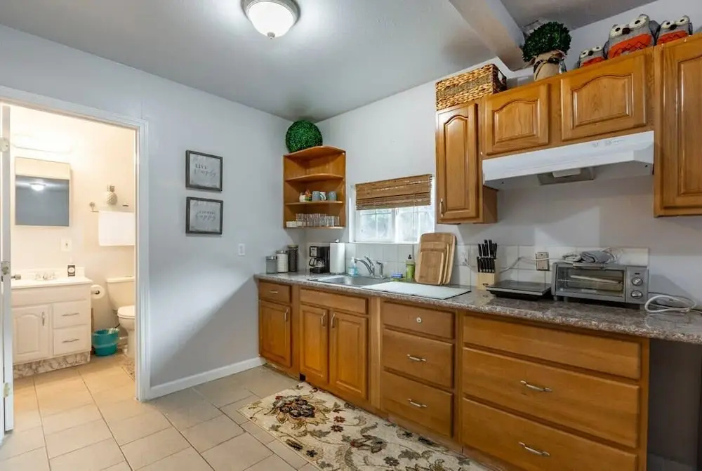 Marbella Lane - 2BR Guest House Dtwn RWC Pking