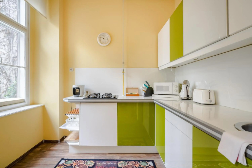 BpR Pyvo Street Home with balcony