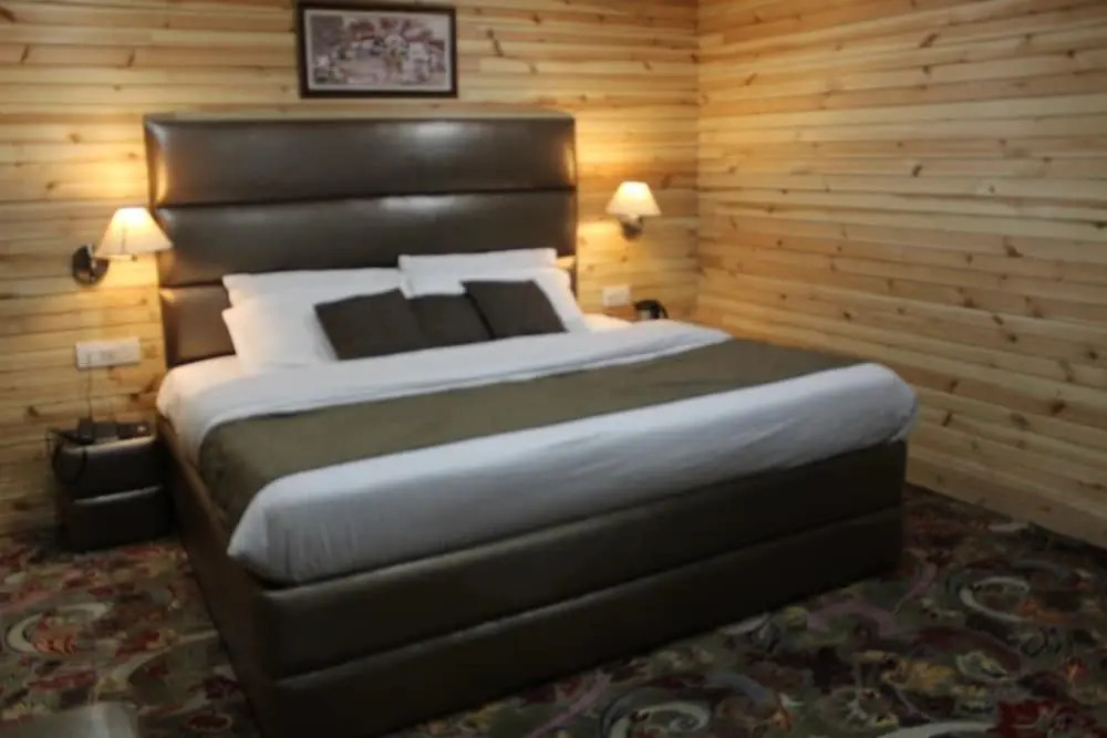 Krystal Hotel