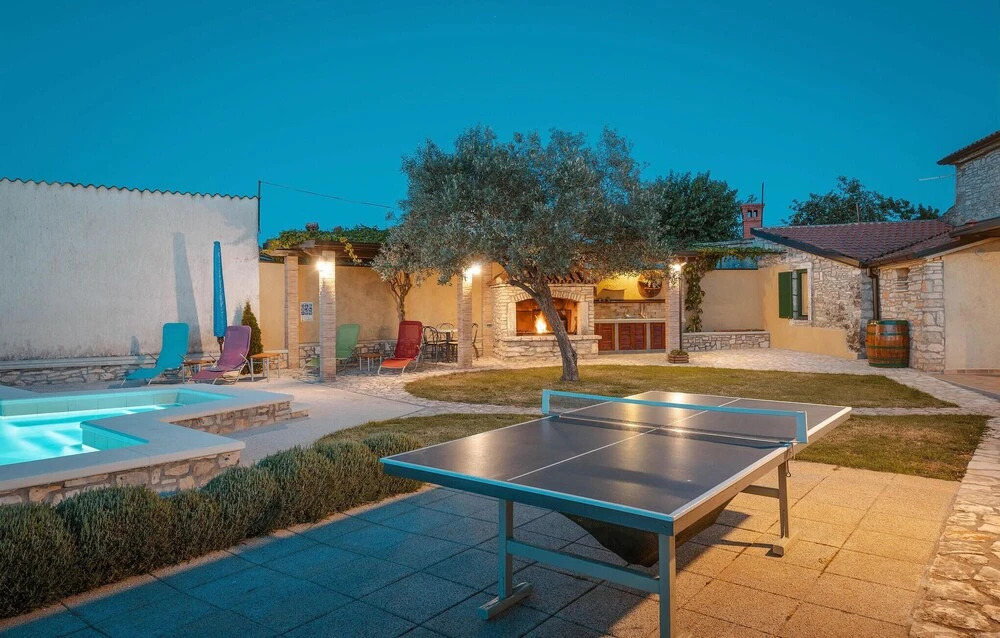 Two-Bedroom Holiday Home Sarici With An Outdoor Swimming Pool 08