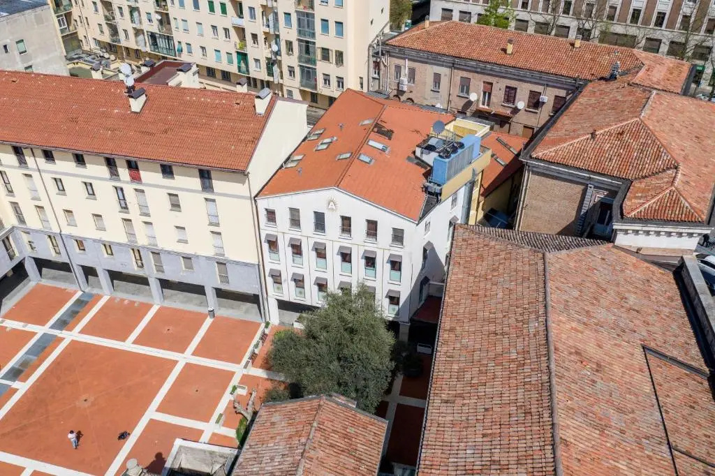EGO Residence Ferrara & City Center Apartment