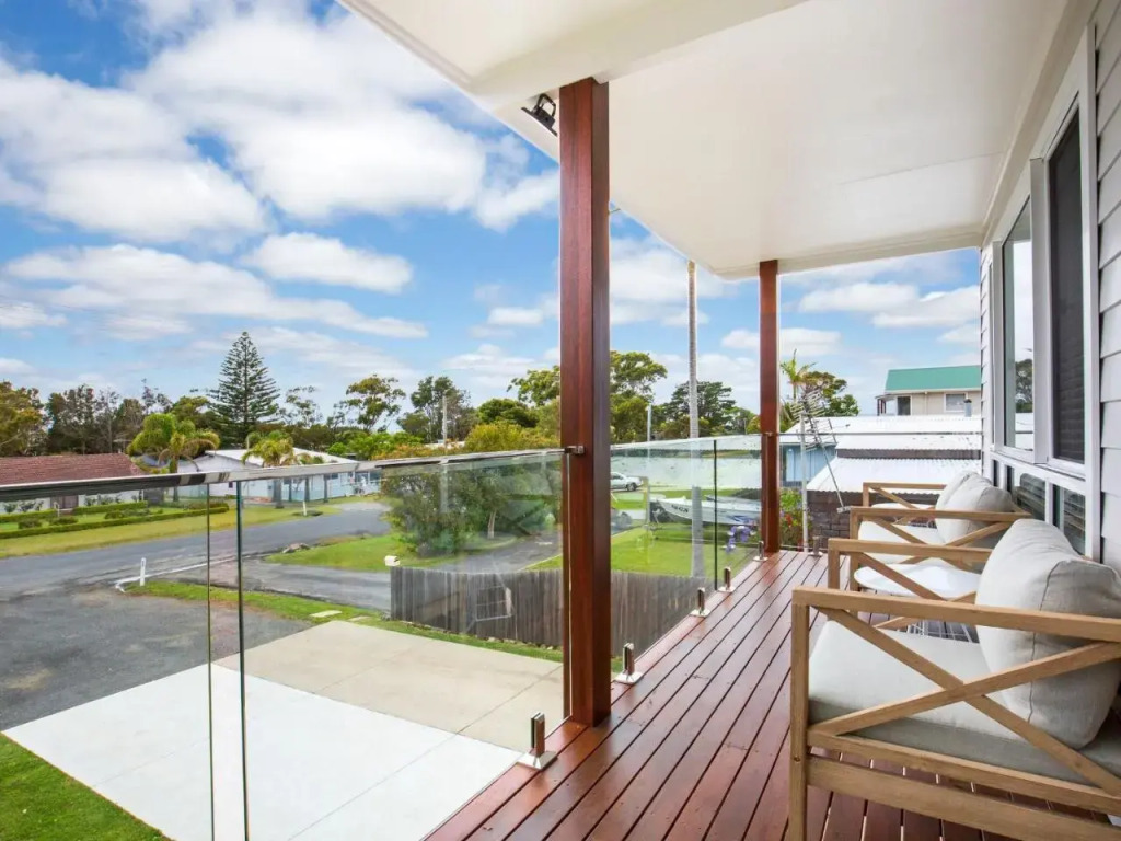 Sunfish Pet Friendly 4 Mins Walk to Beach