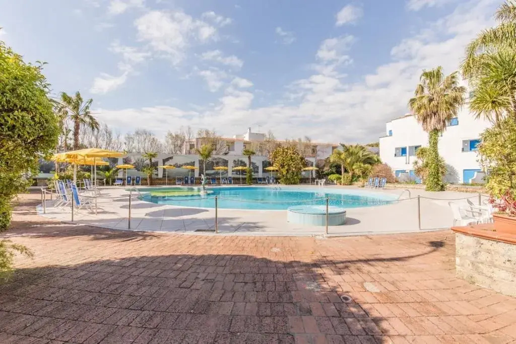 Marina Club Hotel