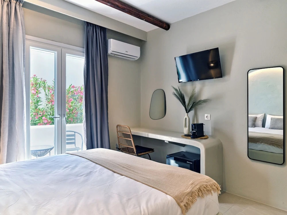 Paridian Elegant Living