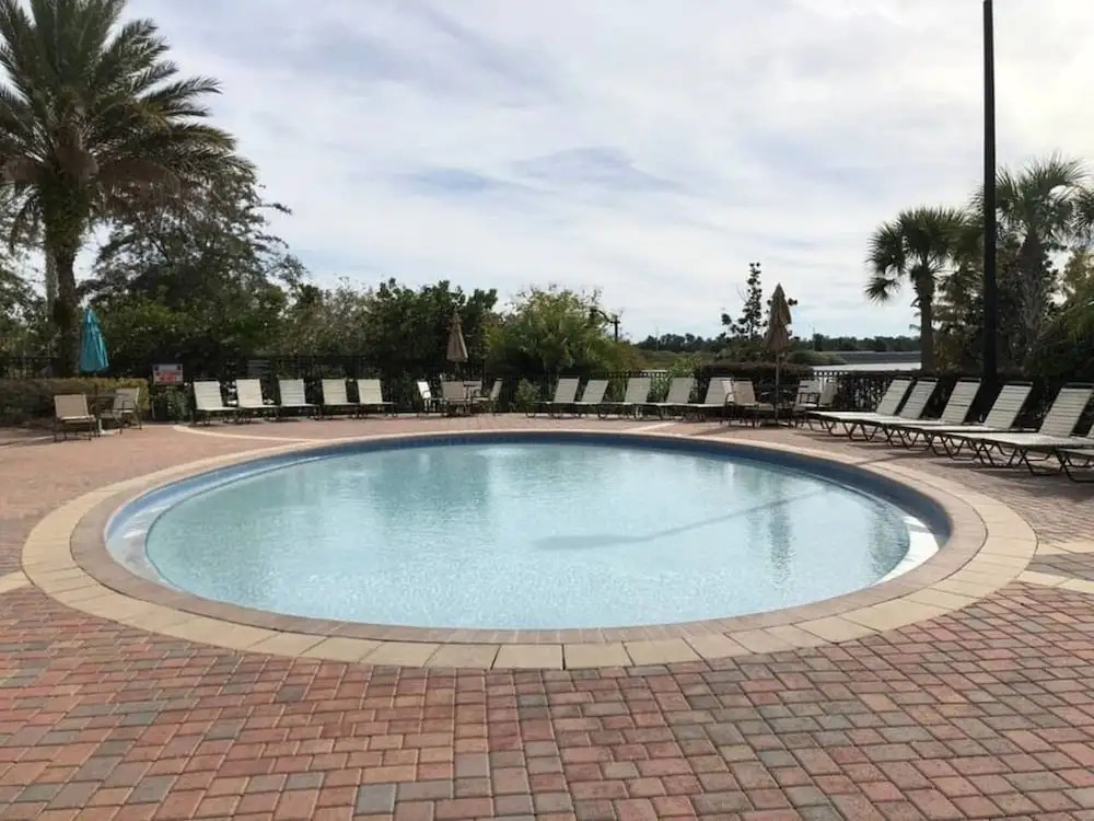 Tideview 44 · Walk TO Convention! Modern. Universal& Disney