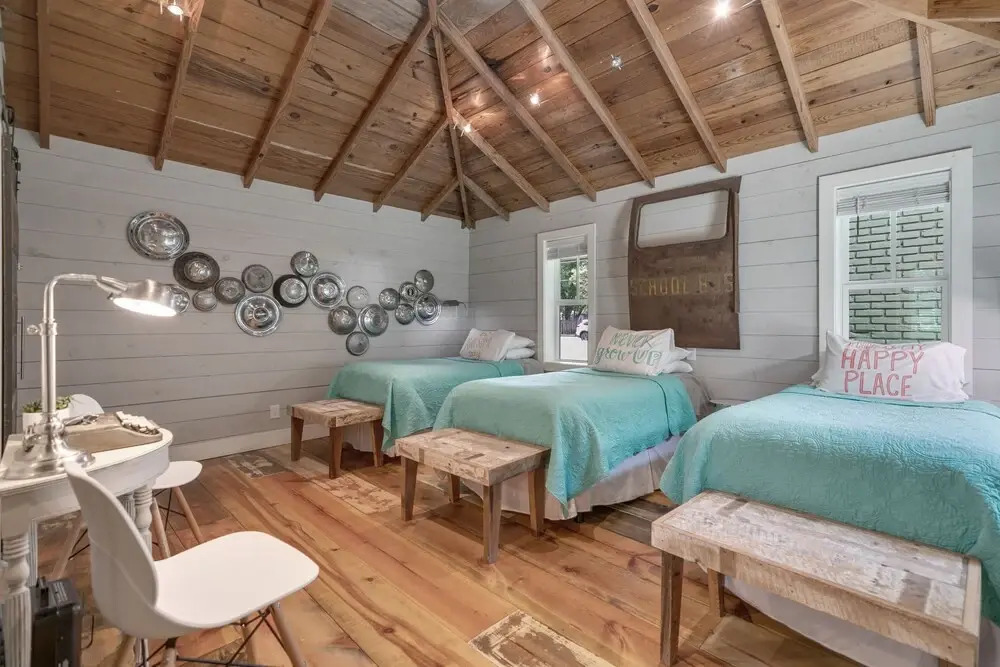 Gorgeous Home 2 Blks to Main St With Pool and Spa!