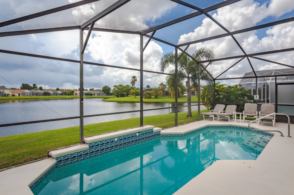 Eagle Pointe-ru1022