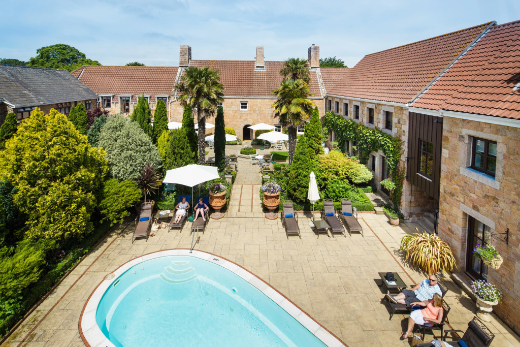 Greenhills Country Hotel