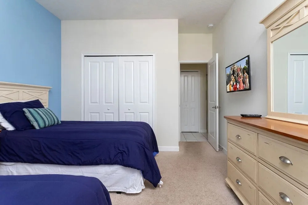 Modern 5BR Oasis Near Disney - Pvt Pool - 4712sl