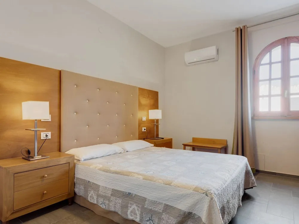 Simplistic Holiday Home in Fontane Bianche With Garden