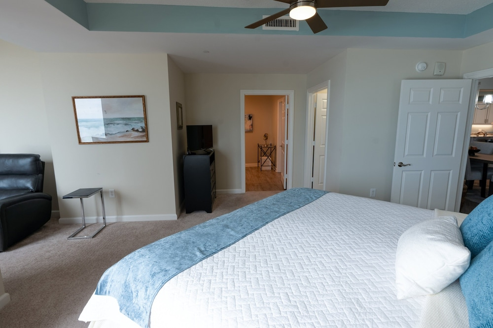705 Margate, 3 bedroom ocean front condo 3 Condo