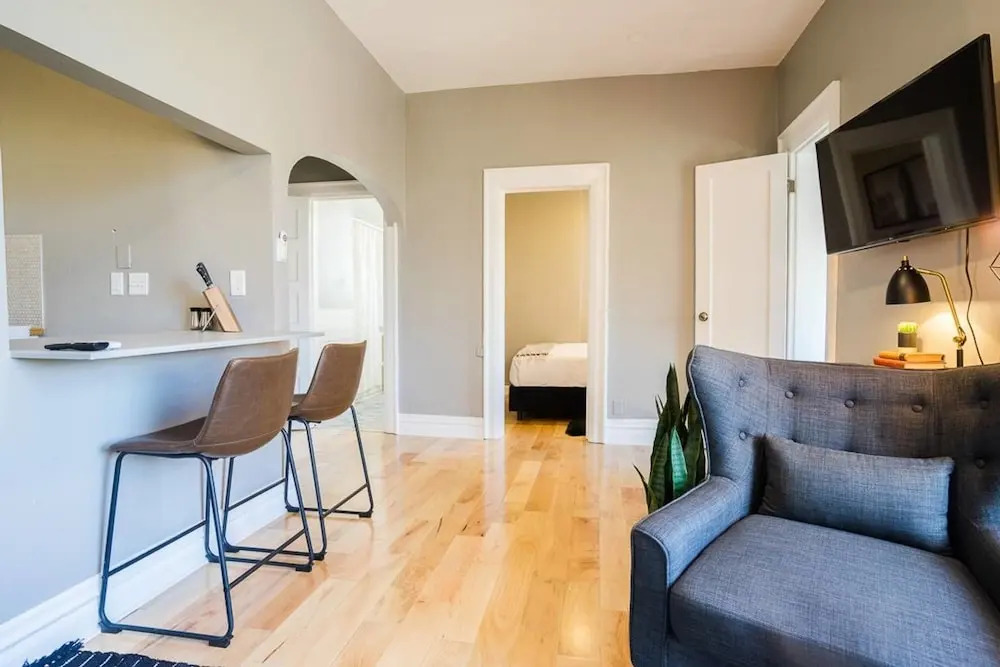 The Urban Union Eclectic Historic Apartment Sleeps 4