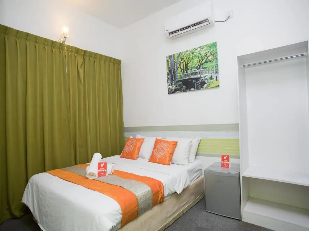 OYO 221 Olive Hotel