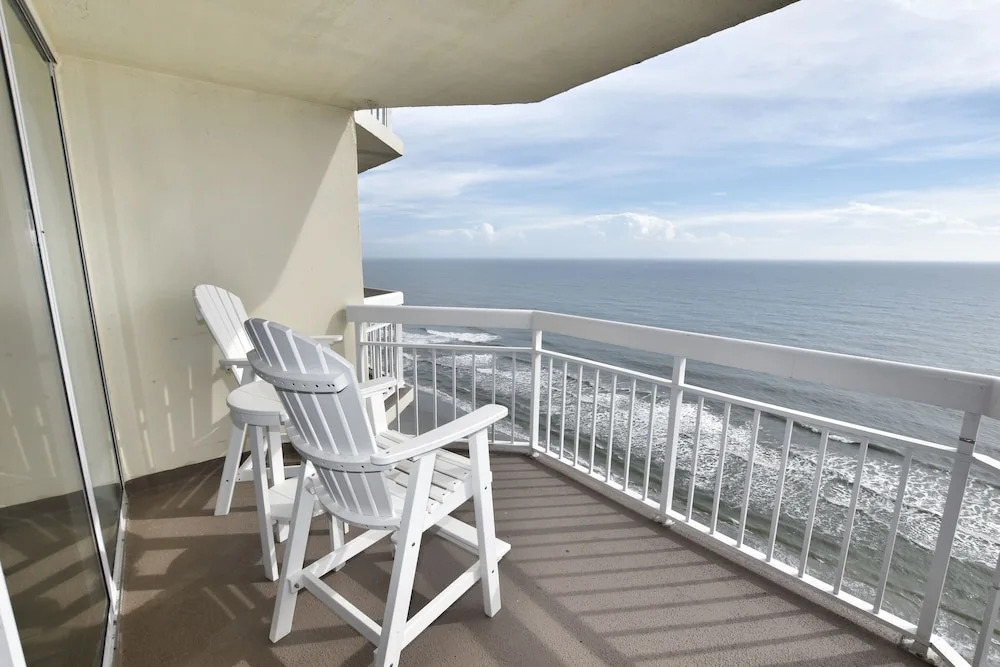 1410 Waters Edge Resort 1 Bedroom Condo by RedAwning