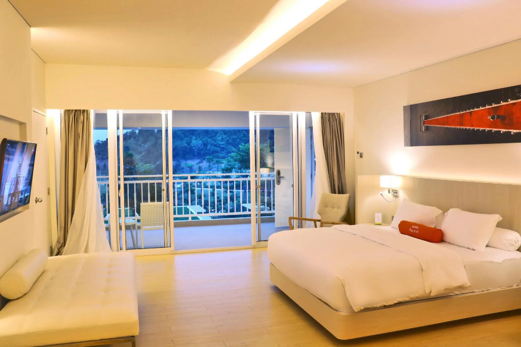HARRIS Resort Barelang Batam