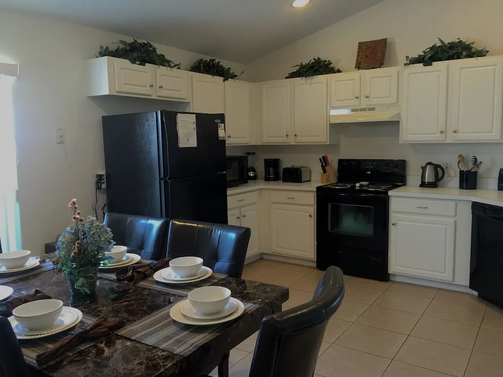 Amazing Vacation Homes, FL. Inc.