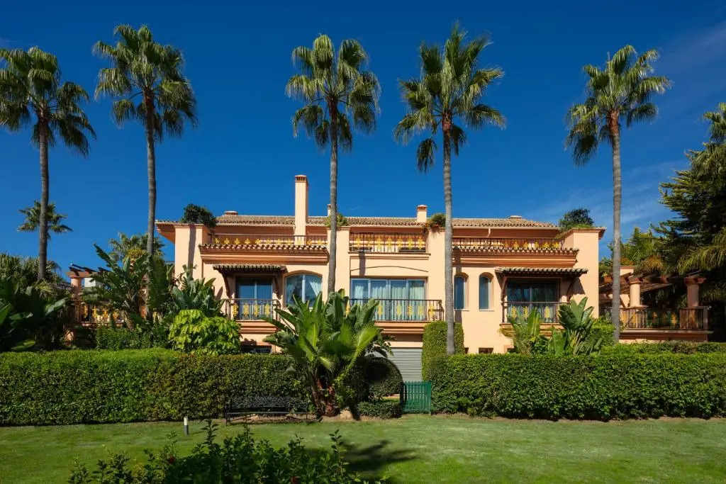Cubo's Luxury Beach Front Duplex Puerto Banús