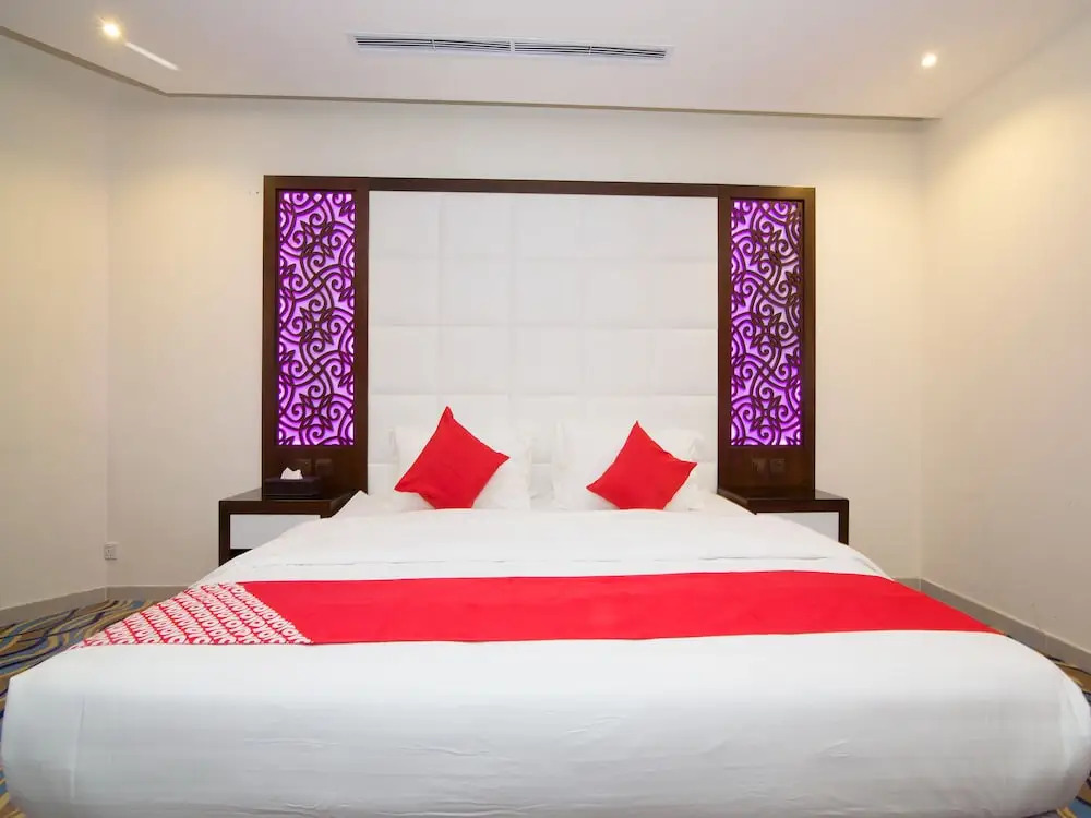 Capital O 143 Happy Beach Hotel Platini