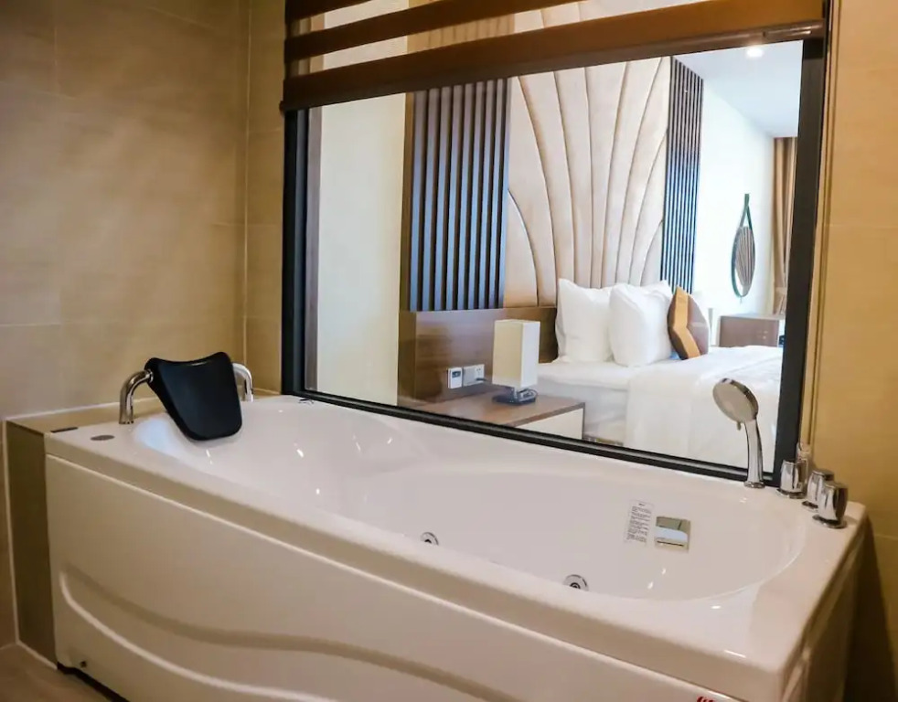 YEN BIEN LUXURY HOTEL