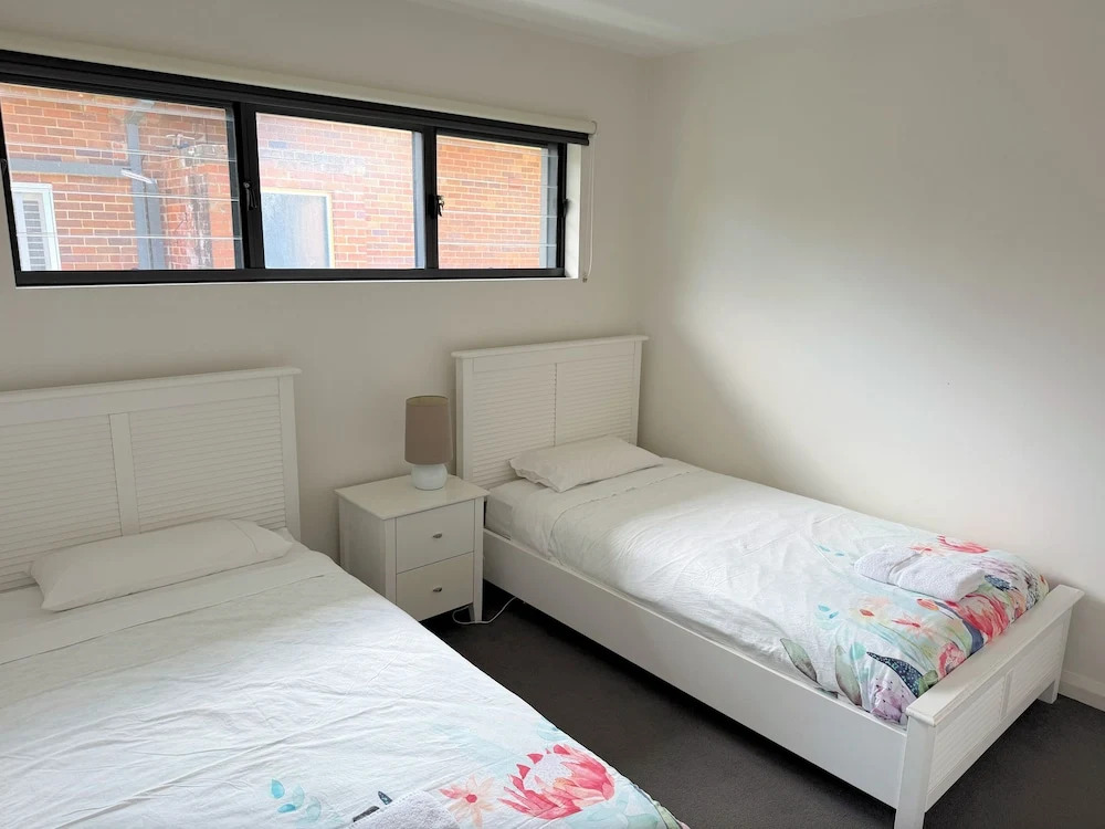 Manly 3 Bedroom Home - Upper Duplex