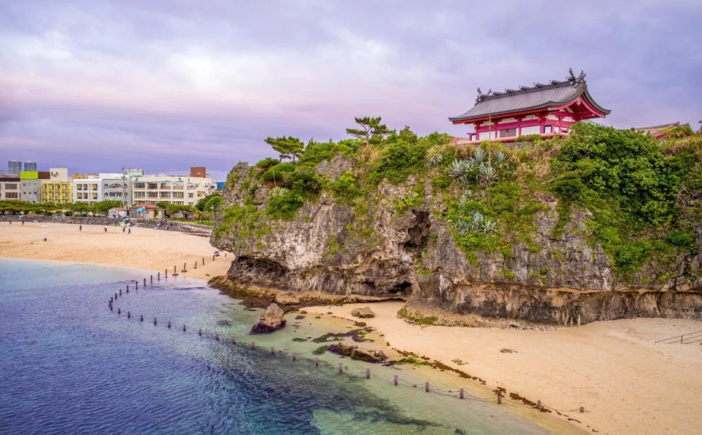 Kariyushi Condominium Resort Naha you-ya