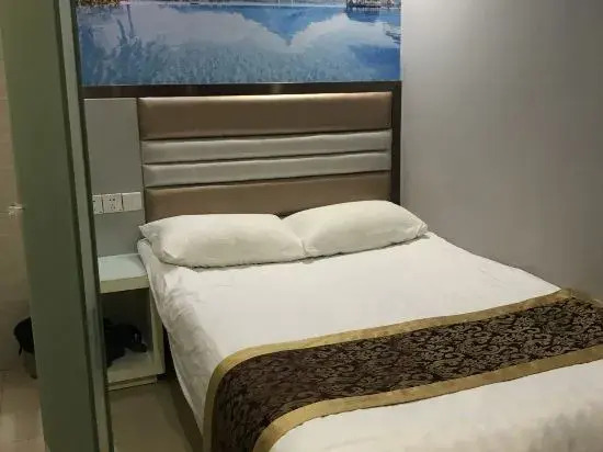 Shanghai Wangyue Hotel (Fangdian Road Subway Station)