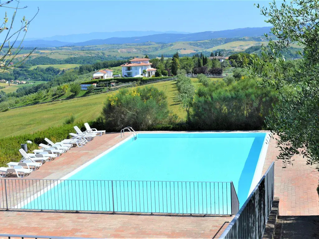 Apartment in Medieval Village, Splendid Panoramic View, Shared Swimming Pool