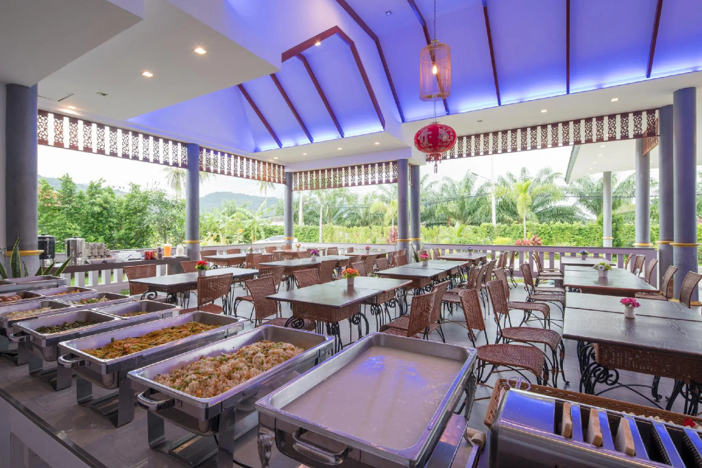 Phuket La Siesta, Naiharn Beach