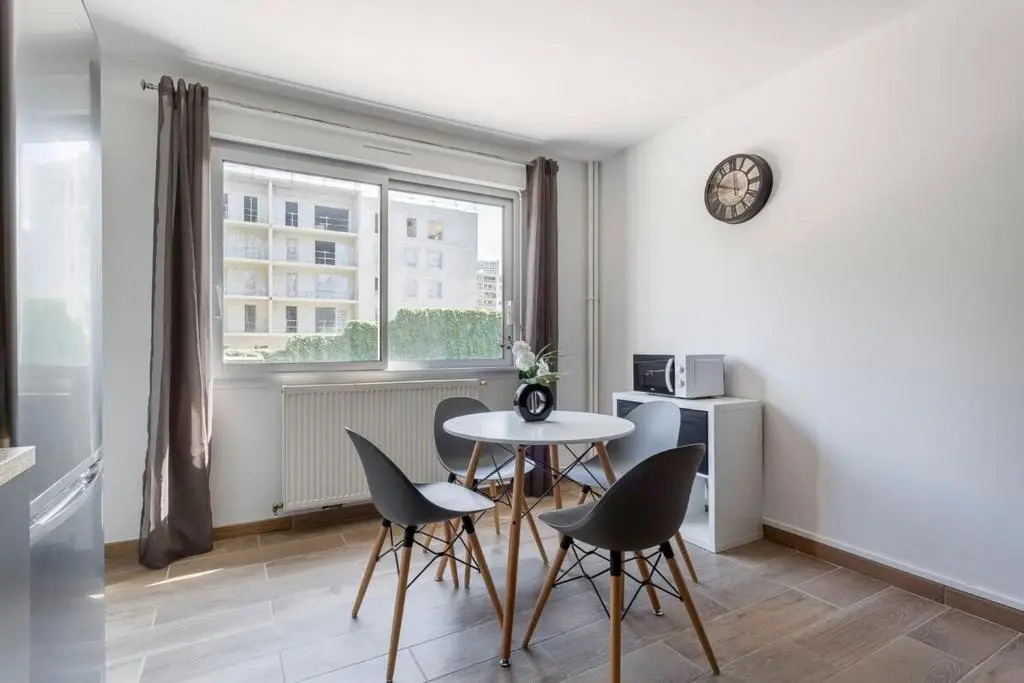 Appartement T2 au calme - 10min de Lyon - Parking