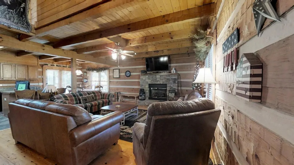 Dogwood Acre 3 Bedroom Cabin by RedAwning