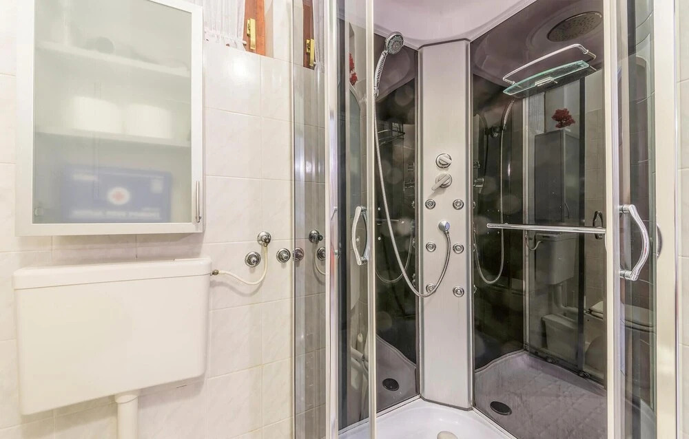 Amazing Apartment in Vinkuran With Wifi and 1 Bedrooms