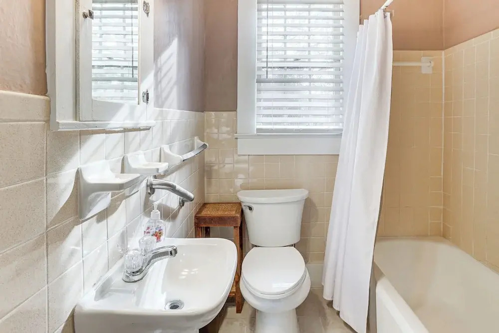 2 Mi to UA! Family-friendly Getaway w/ Patio
