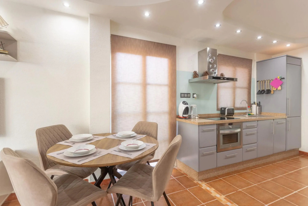 Aqua Vista 2 bed Penthouse With Great Views