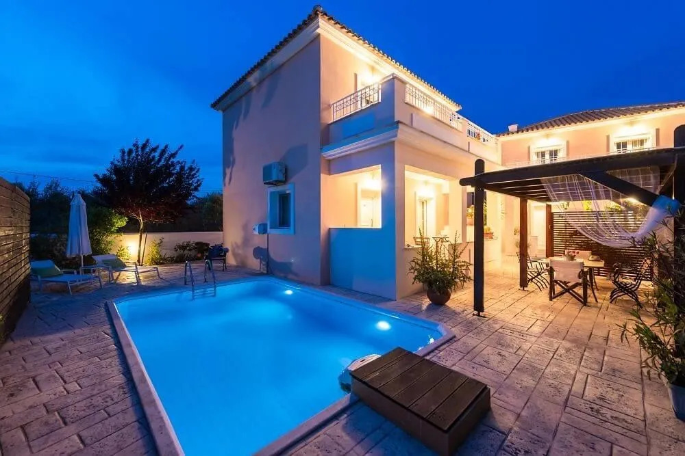Lorenzo Villas with Private Pool, 200m from the beach, by ZanteWize
