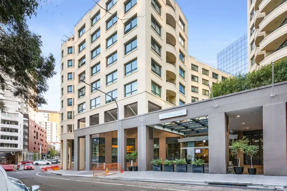 Contemporary 1-bed First Floor Unit With Pool