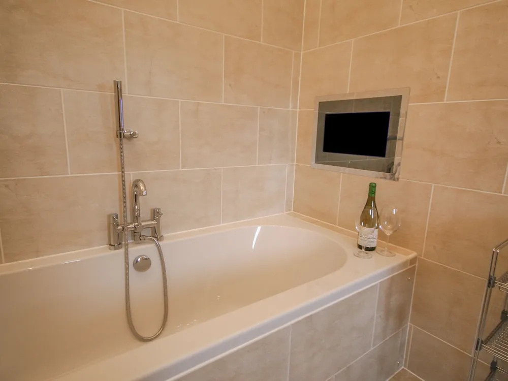 Winsall Court II