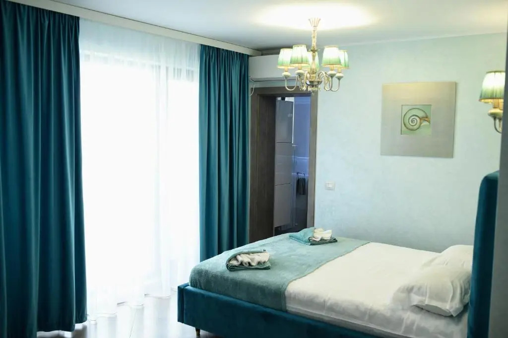 Myosotis Mamaia Studio by the Lake