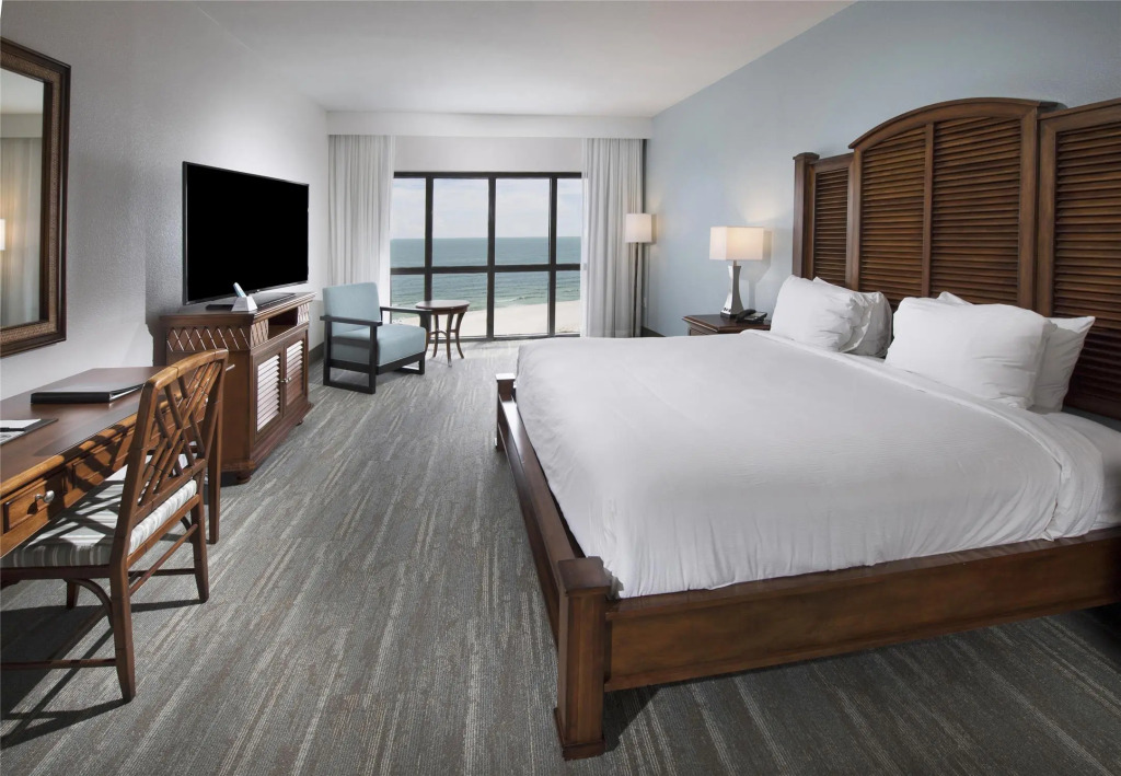 The Island House Hotel a Doubletree by Hilton